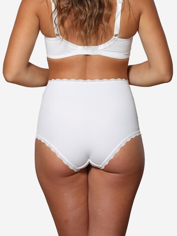 SugarShape Boyshorts 'Pure Basic' in White