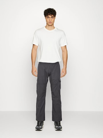 Denim Project Regular Housut ' DPWide ' värissä harmaa