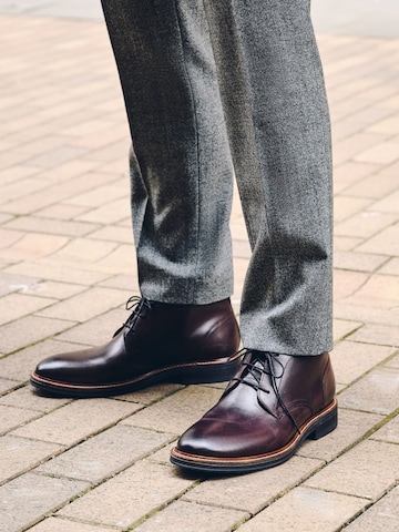 Next - Botas con cordones en marrón