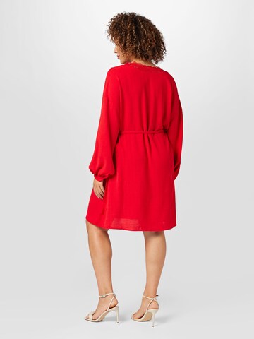 Vero Moda Curve فستان 'LYRA' بلون أحمر