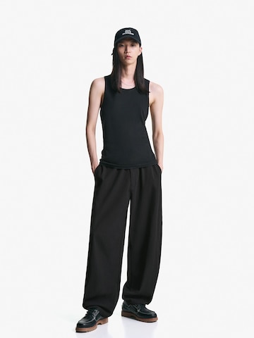 Wide leg Pantaloni de la Bershka pe negru