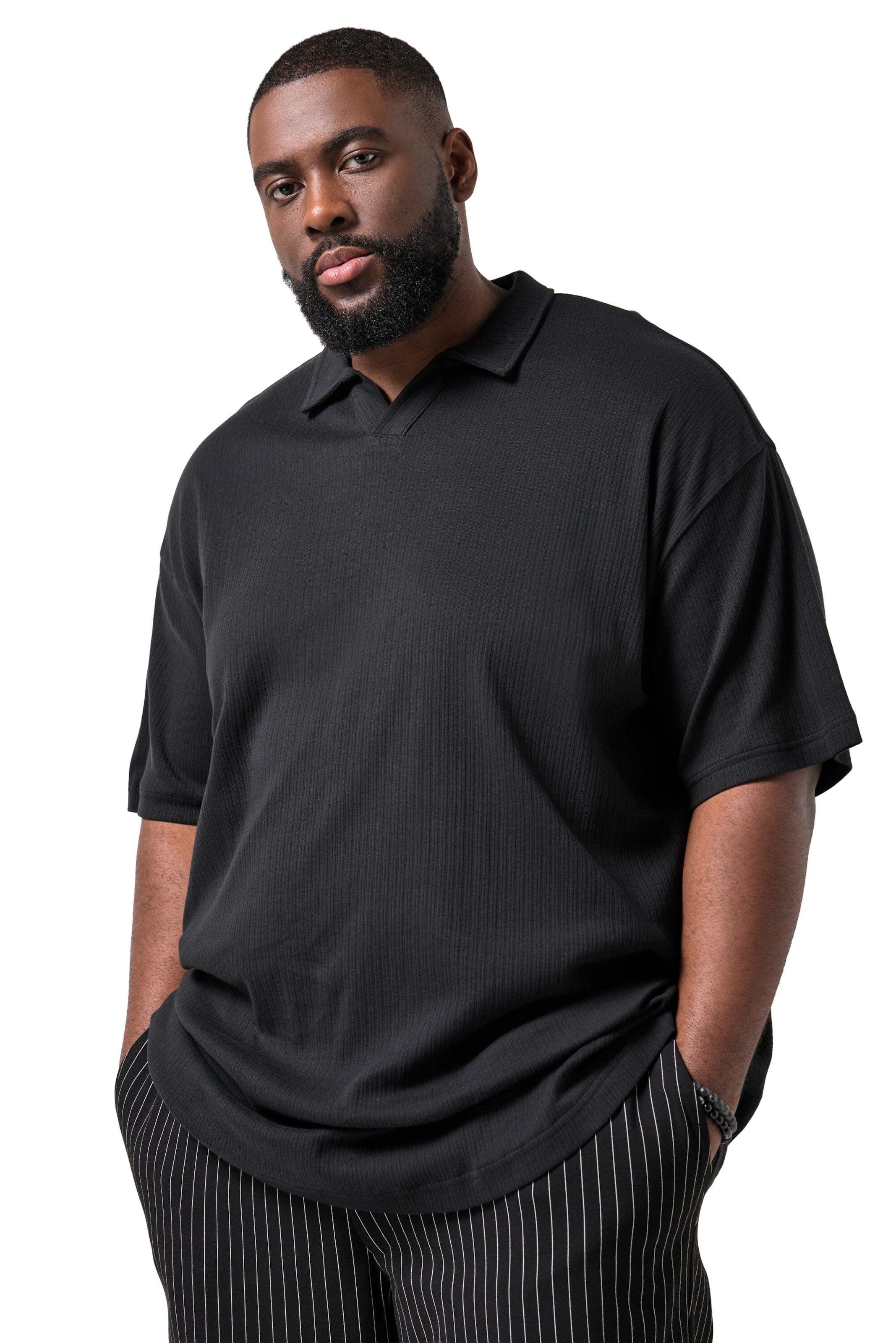 STHUGE Shirt in Black: front