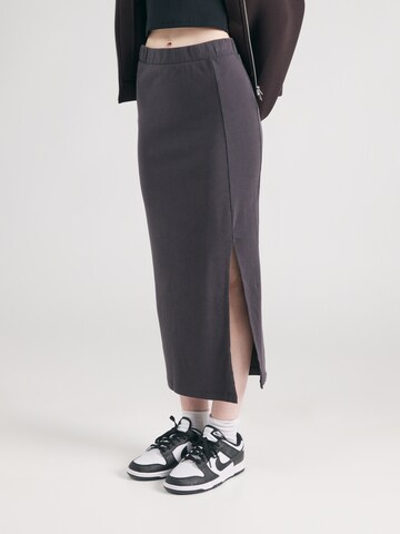 Noisy may Skirt 'NMATHEA' in Grey: front