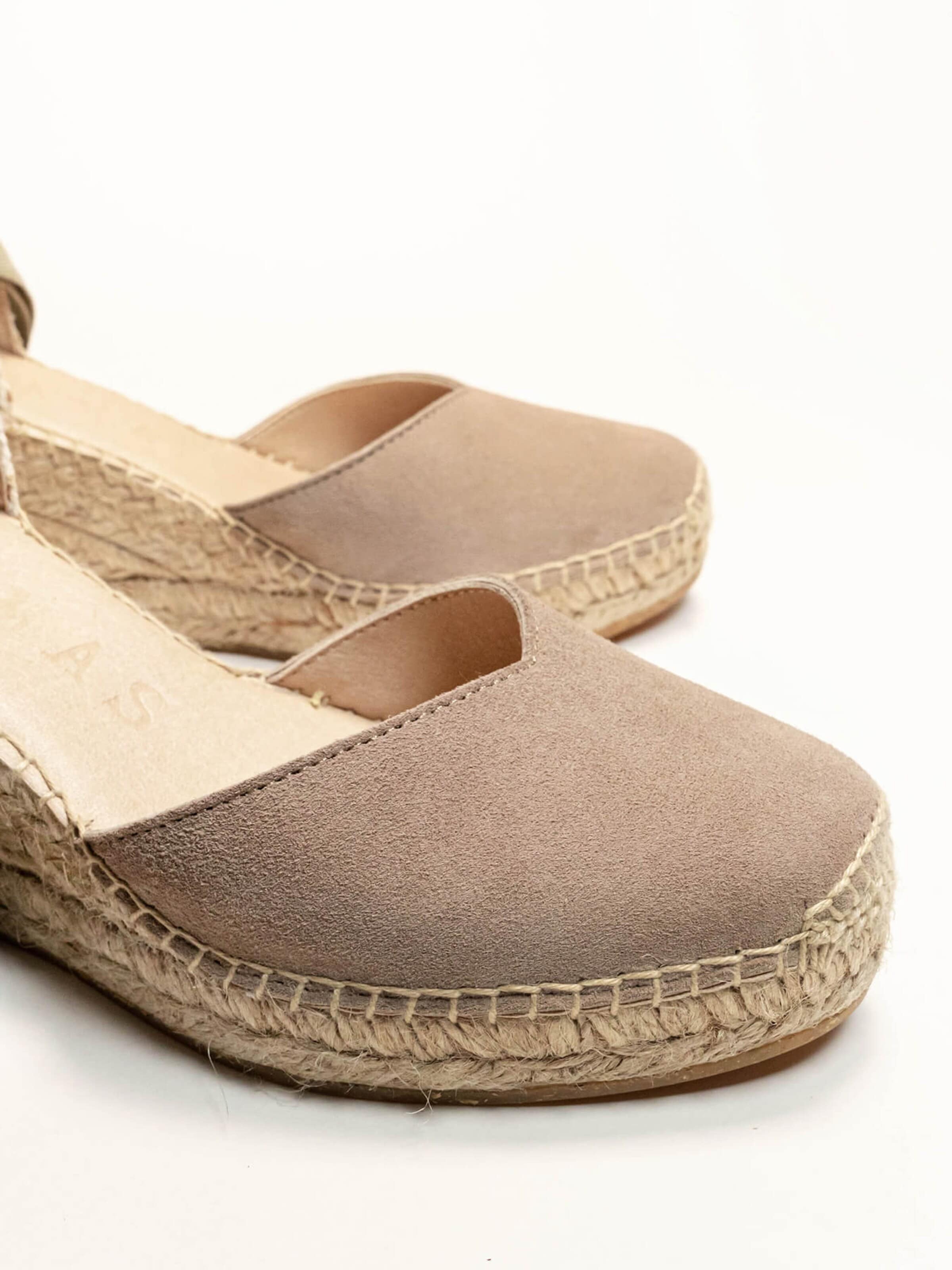 Sandalo 'Alpargata Cuña 7 cm' di Alhamas in grigio