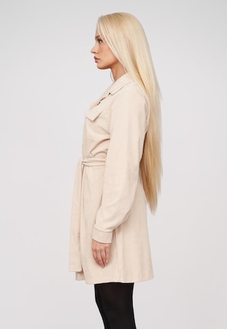 Abito camicia di Cloud5ive in beige