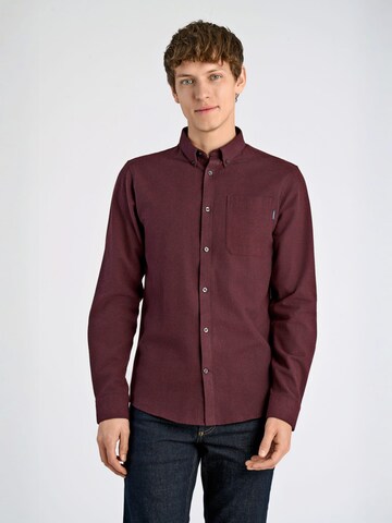 Coupe regular Chemise Lindbergh en rouge