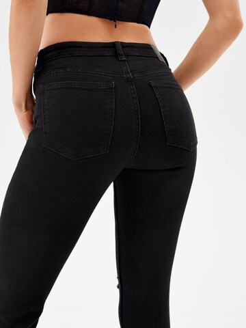 Bershka Skinny Jeans in Schwarz