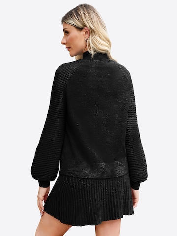 Costum de la Imily Bela pe negru: spate