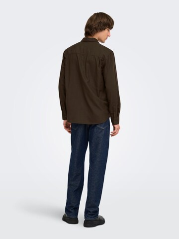 Coupe regular Chemise 'ONSMars' Only & Sons en marron