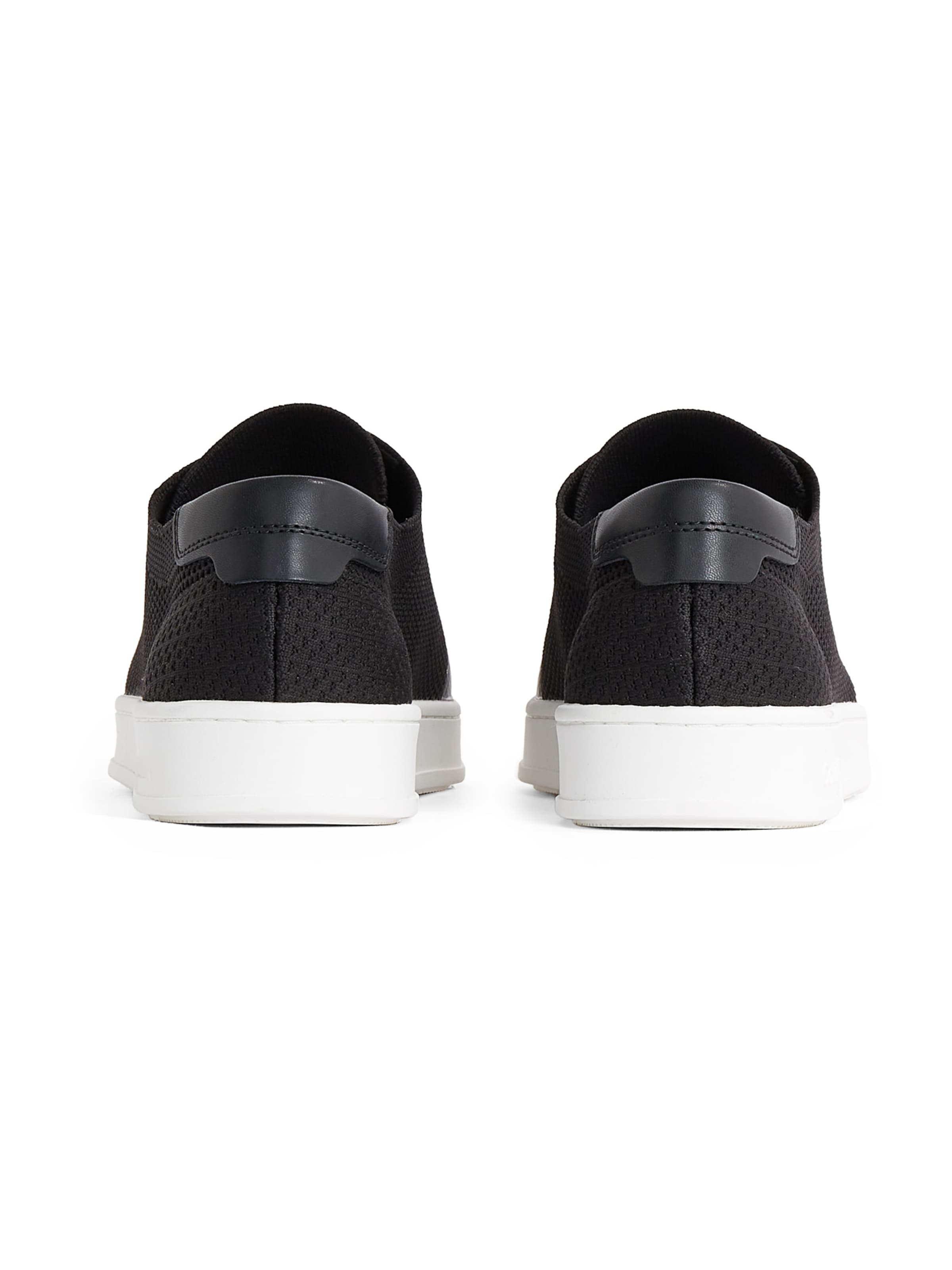 Calvin Klein Ниски маратонки в черно