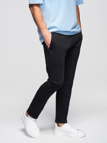 Ombre Slimfit Sporthose‌‌‌ in Schwarz