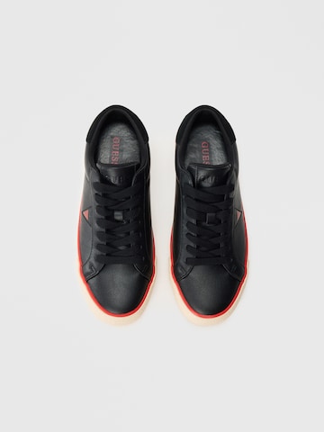 GUESS Sneakers laag 'DAVOR' in Zwart