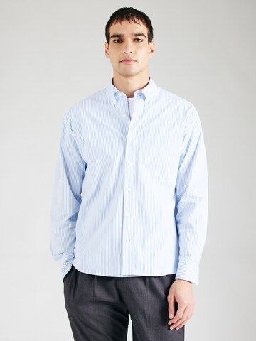 Abercrombie & Fitch - Ajuste regular Camisa en azul: frente