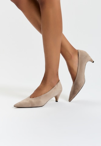 CESARE GASPARI Pumps in Beige