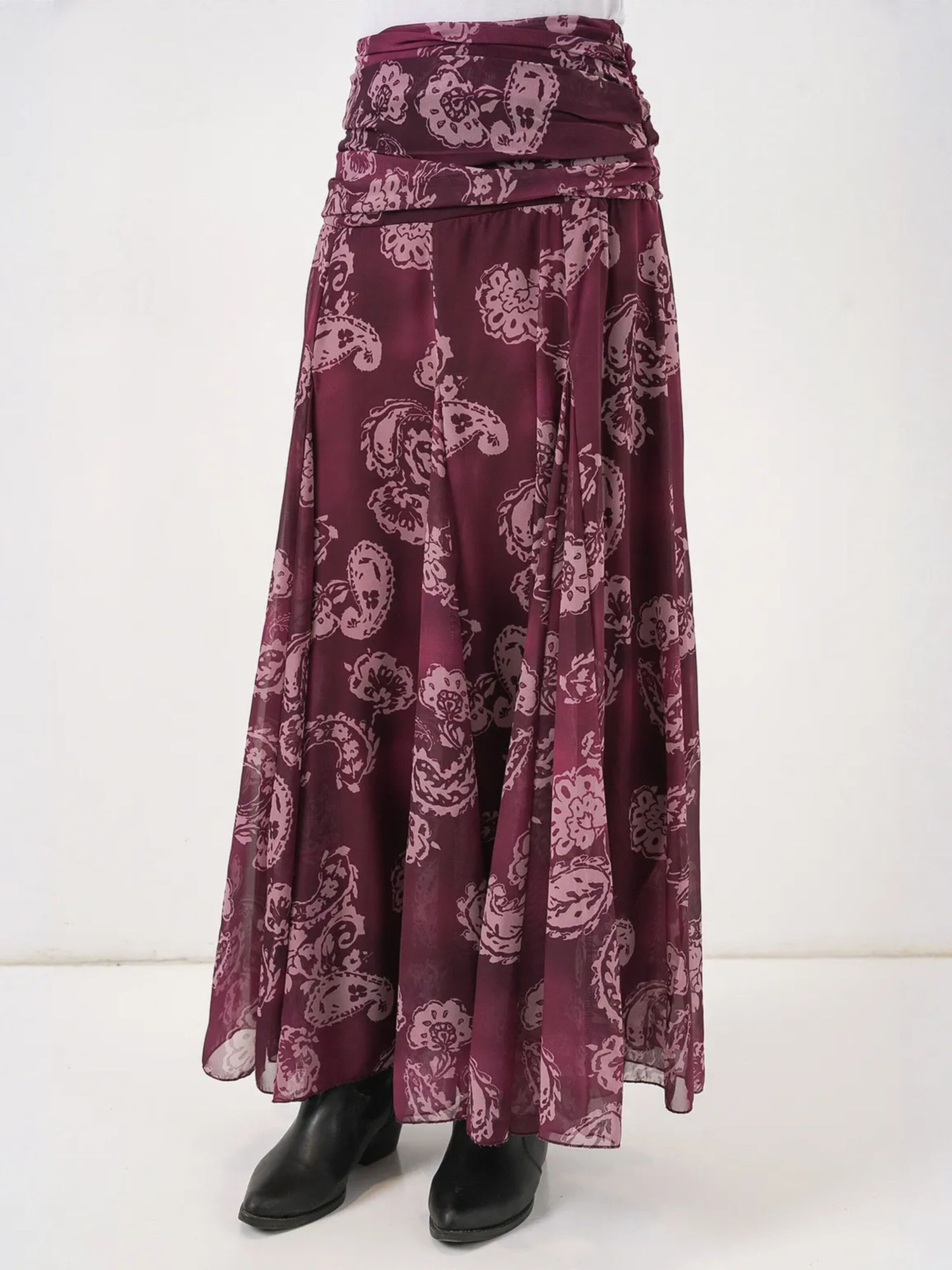 Bigdart Skirt in Red