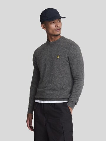 Lyle & Scott Sweater in Grey: front