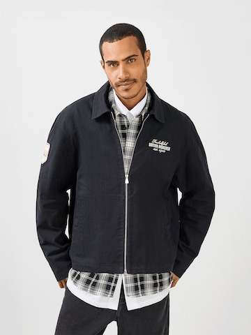 FC BAYERN MÜNCHEN Between-Season Jacket in Black: front