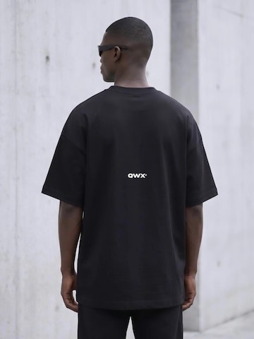 QWX2 - Camiseta 'GOD'S ARCHITECTURE' en negro