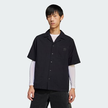 ADIDAS ORIGINALS Comfort fit Overhemd 'Essentials' in Zwart: voorkant