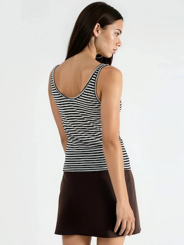 Busem Top in Black