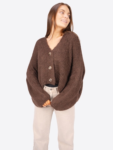 Seasons of April Strickjacke 'Jojo' in Braun