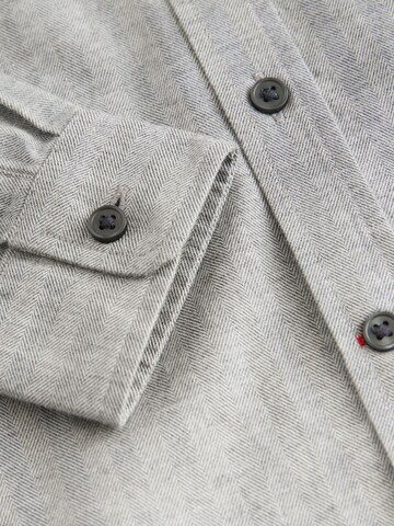 Coupe regular Chemise Next en gris