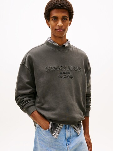 Tommy Jeans Sweatshirt in Grau: Vorderseite