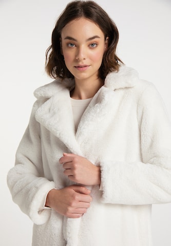 MYMO Between-Seasons Coat in White
