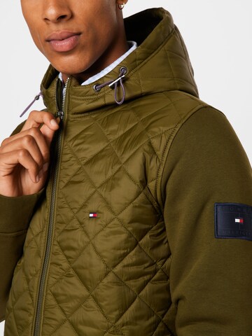 TOMMY HILFIGER Tussenjas in Groen