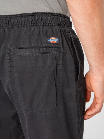 DICKIES Regular Shorts 'Pelican' in Schwarz