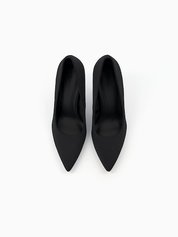 BershkaCipele s potpeticom - crna boja