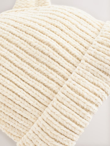 Next Muts in Beige