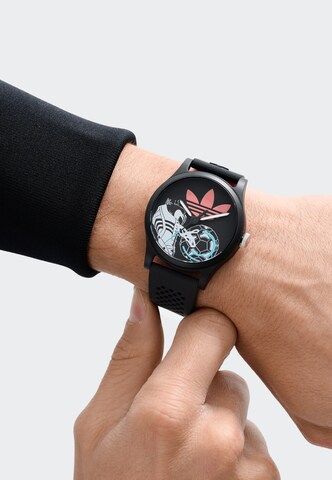Montre à affichage analogique 'Game Three' ADIDAS ORIGINALS en noir : devant