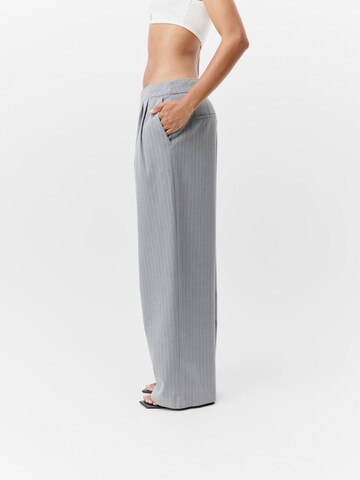 Regular Pantalon à pince 'Tessa' LeGer by Lena Gercke en gris