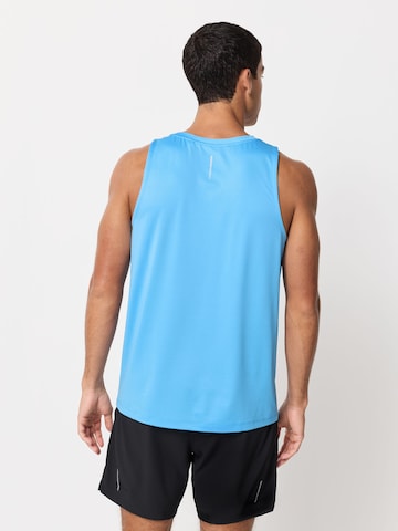 Next Функционална тениска в синьо