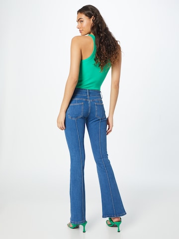 Edikted Flared Jeans in Blau