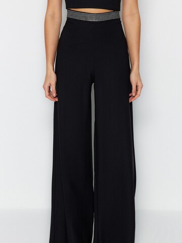 Trendyol Wide Leg Housut värissä musta
