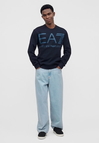 EA7 Emporio Armani Sweatshirt i blå: framsida