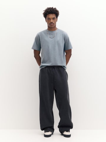Pull&Bear T-shirt i blå
