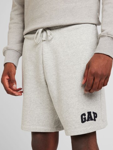 Regular Pantalon 'HERITAGE' GAP en gris