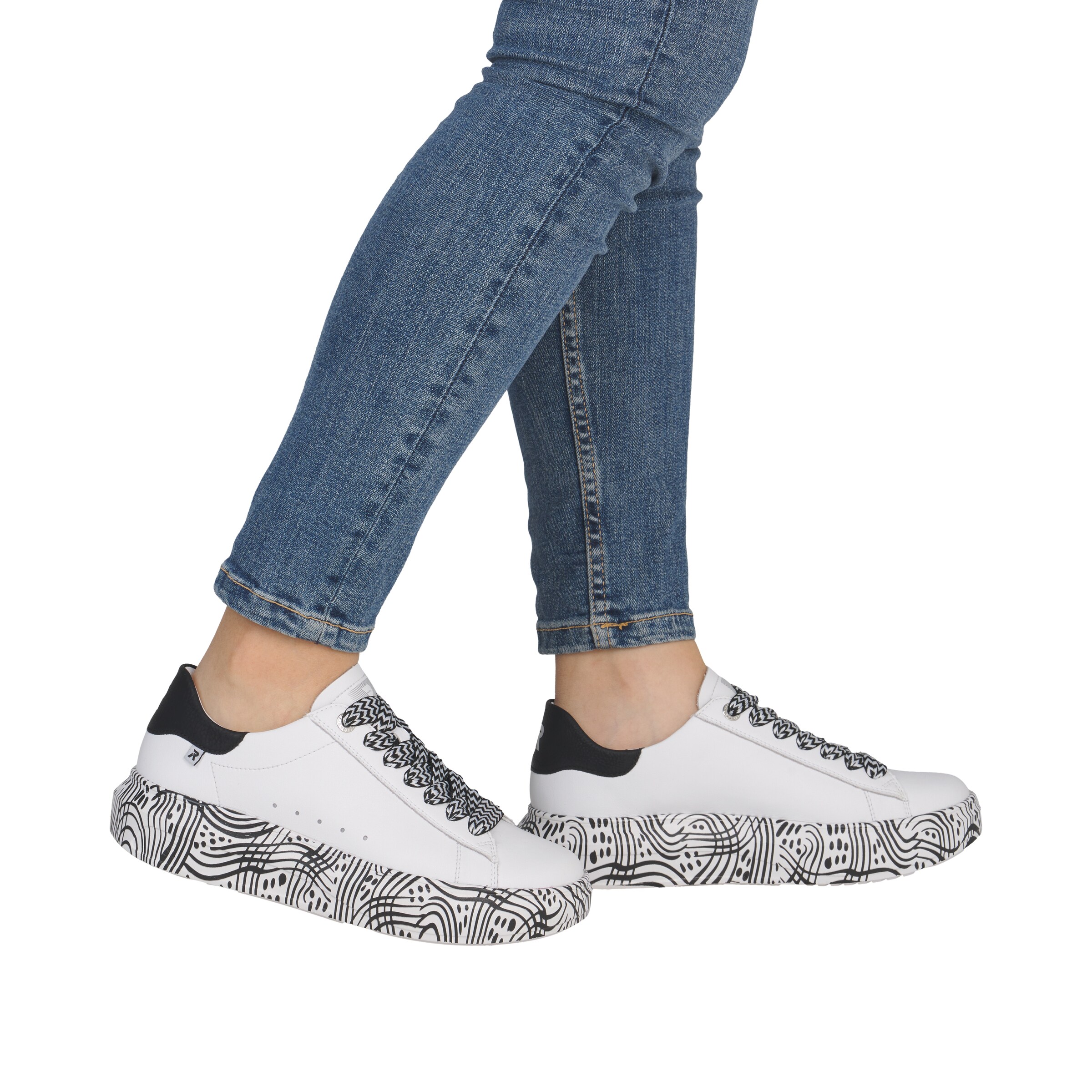 Baskets basses 'W1201' Rieker Sport en blanc