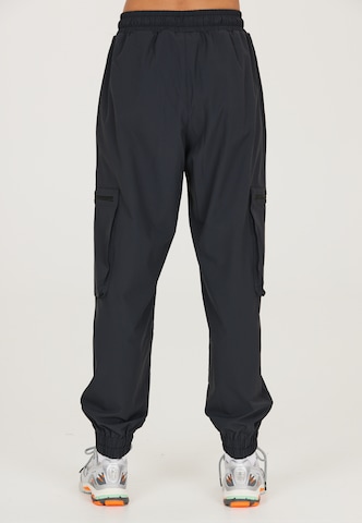 SOS Tapered Cargo Pants 'Salonga W' in Black