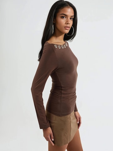 Busem - Camisa em castanho