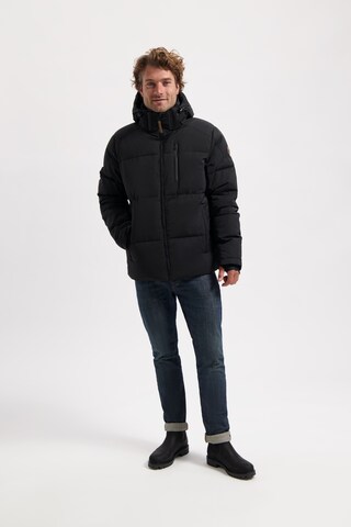 Travelin Winter Jacket 'Larsen' in Black