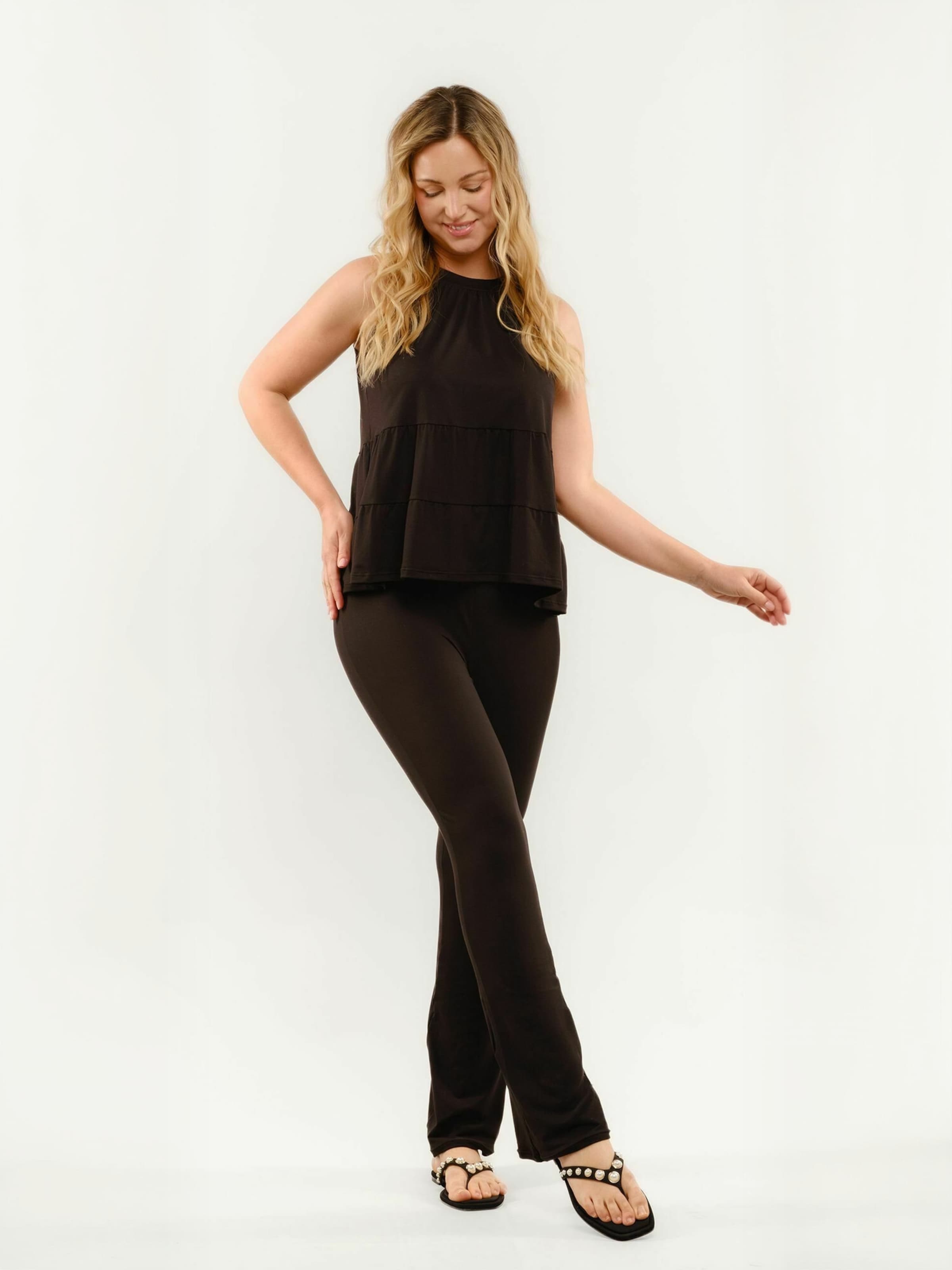 regular Pantaloni ' ALMA ' di Liberte Essentiel in nero: frontale