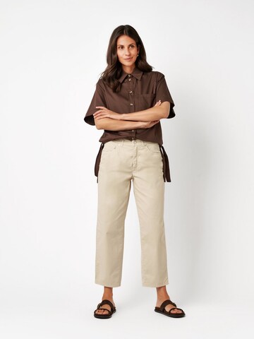TONI Regular Pants in Beige: front
