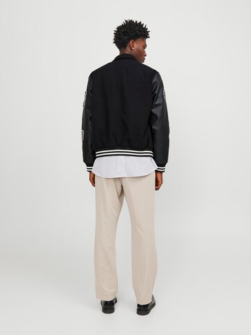 JACK & JONESPrijelazna jakna 'Varsity' - crna boja
