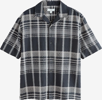 Next Regular Fit Paita värissä musta: etupuoli