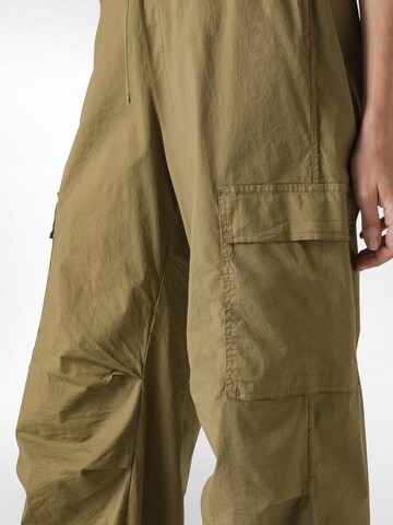 DEHA Tapered Cargo trousers in Green