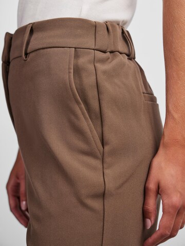 regular Pantaloni con piega frontale 'Likka' di Y.A.S in marrone